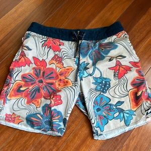 Men’s billabong swim trunks